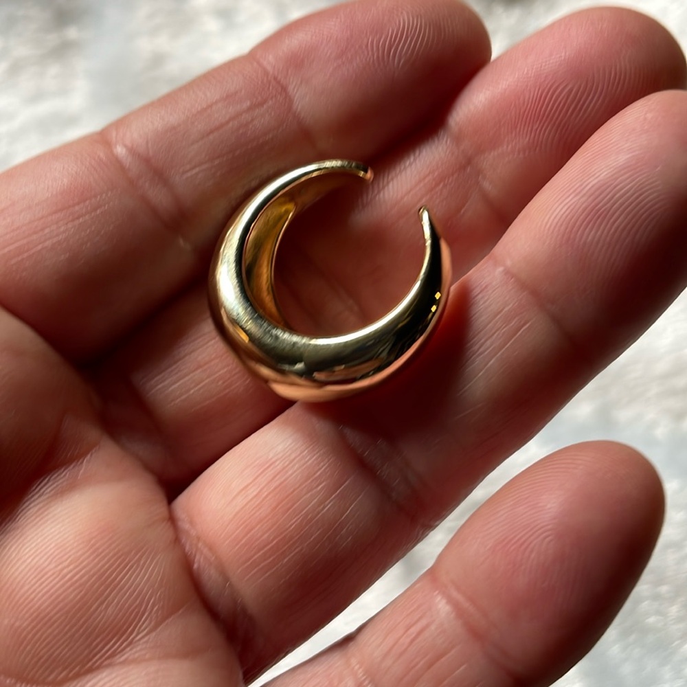 Gold  tone ring